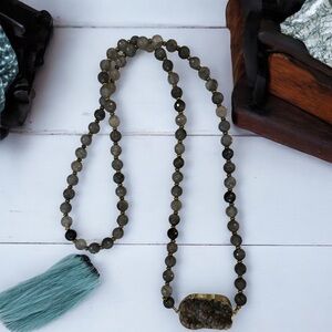 Labradorite Beaded Necklace with Natural Druzy Quartz Pendant‎ Gold Trim Boho